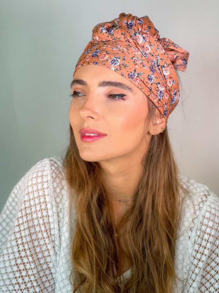 כיסוי ראש לונג פרחוני על כתום - קראפ שיפון