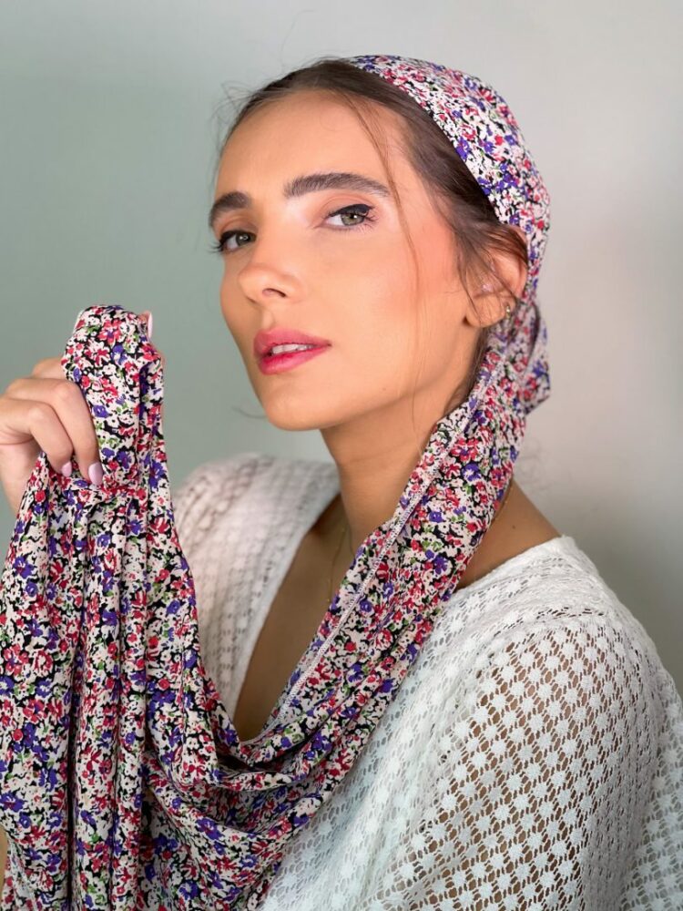 ⁦כיסוי ראש לונג פרחוני מלא סגול - קראפ שיפון⁩ – תמונה ⁦2⁩