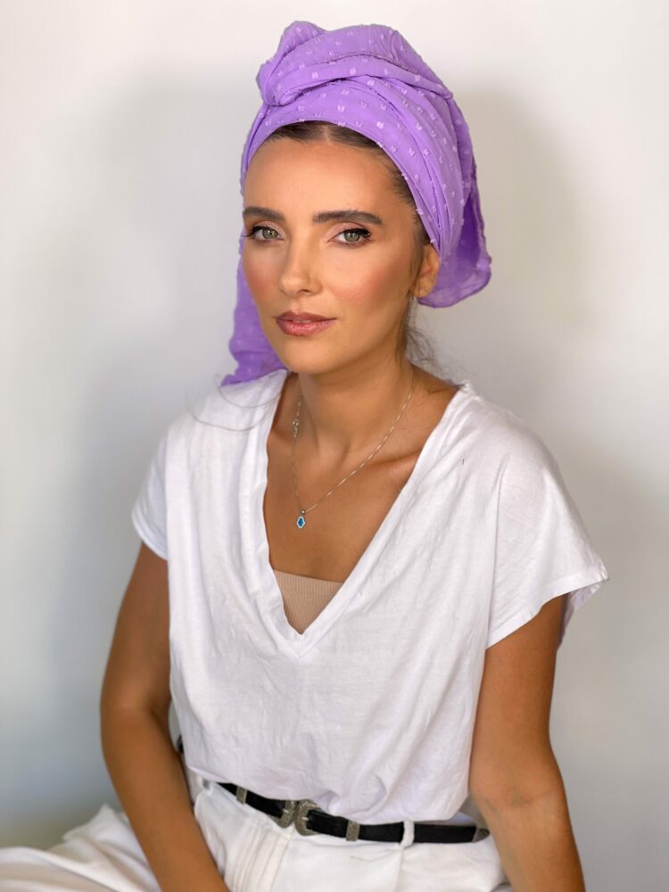 ⁦כיסוי ראש לונג - תבליט פליסה סגול⁩ – תמונה ⁦2⁩