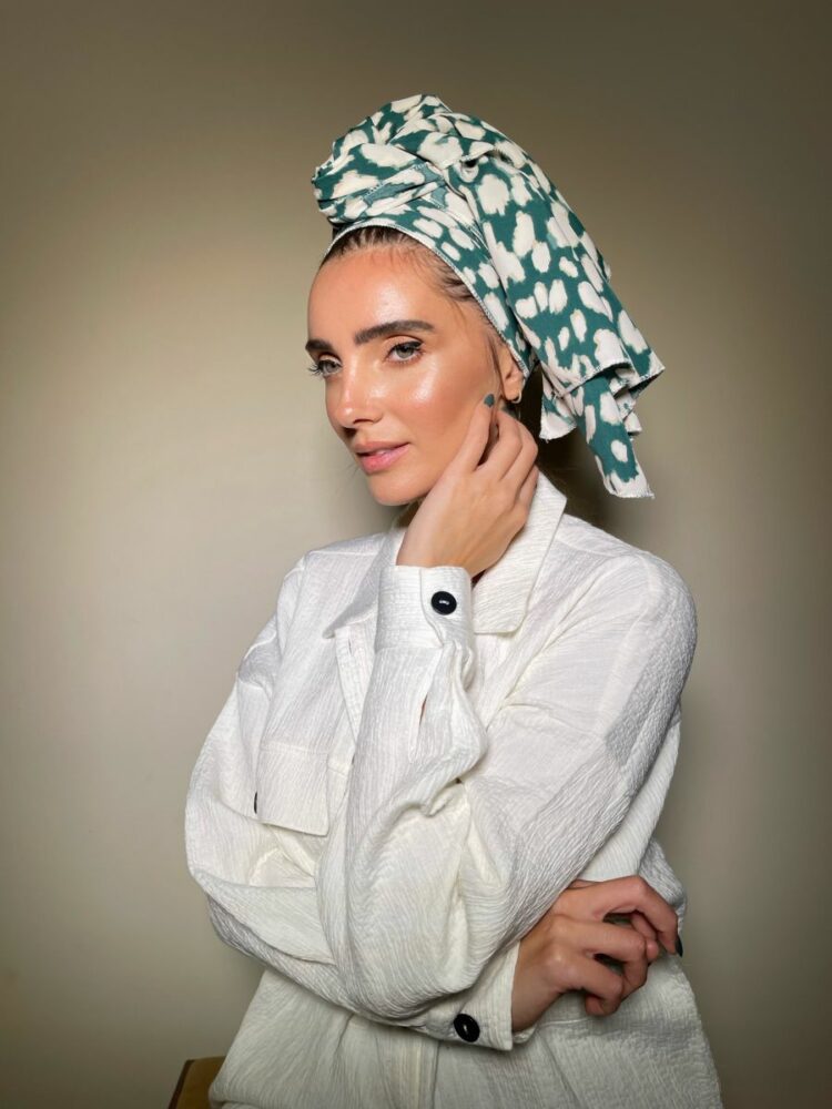 ⁦כיסוי ראש לונג - עננים ירוק לבן  קראפ שיפון⁩ – תמונה ⁦2⁩