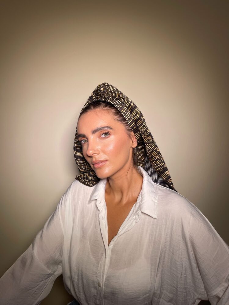 ⁦כיסוי ראש לונג - פליסה חום⁩ – תמונה ⁦3⁩