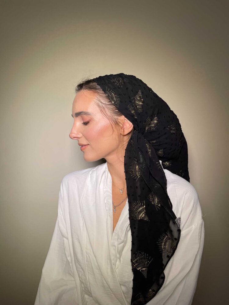⁦מטפחת מרובעת - BLACK&GOLD⁩ – תמונה ⁦2⁩