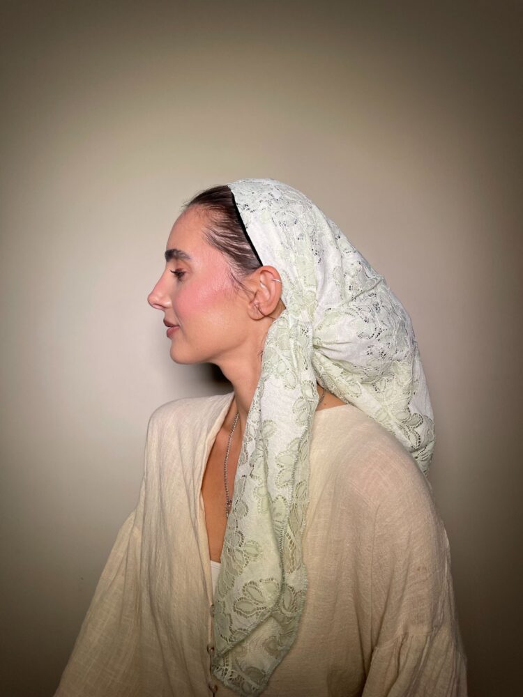 ⁦מטפחת מרובעת - ירוק תחרה⁩ – תמונה ⁦2⁩