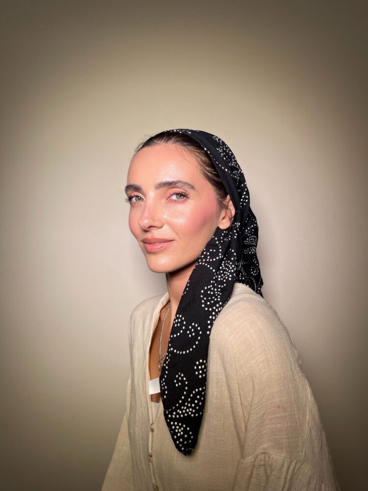 ⁦מטפחת מרובעת - כותנה שחור⁩ – תמונה ⁦2⁩