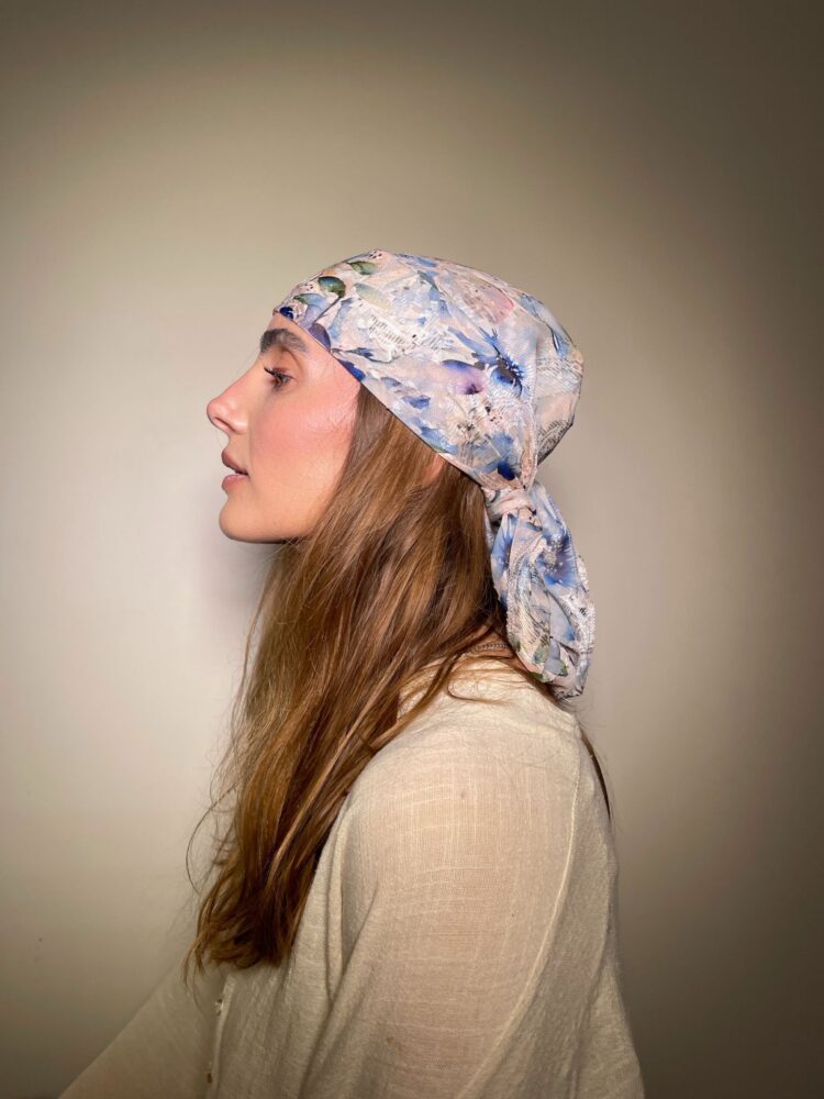 ⁦BANDANA - פרחוני כחול כהה⁩ – תמונה ⁦2⁩