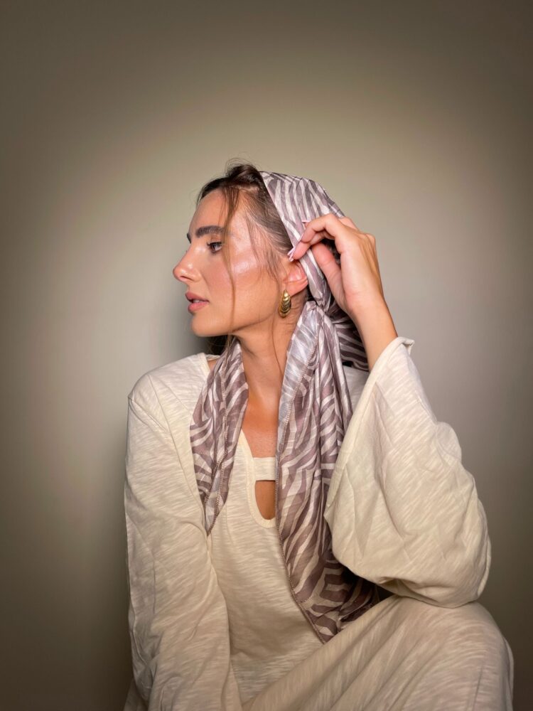 ⁦מטפחת מרובעת - פסים⁩ – תמונה ⁦2⁩