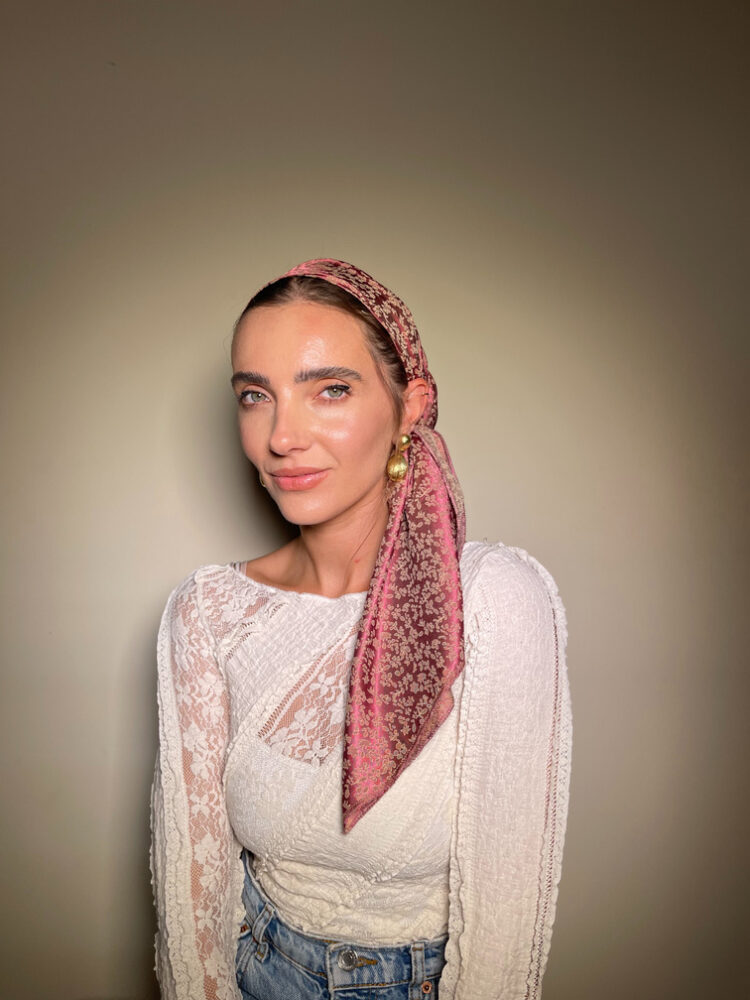 ⁦מטפחת מרובעת - SHIRI⁩ – תמונה ⁦2⁩