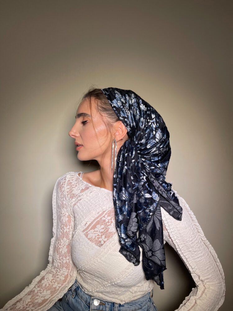 ⁦מטפחת מרובעת - VIKI⁩ – תמונה ⁦2⁩