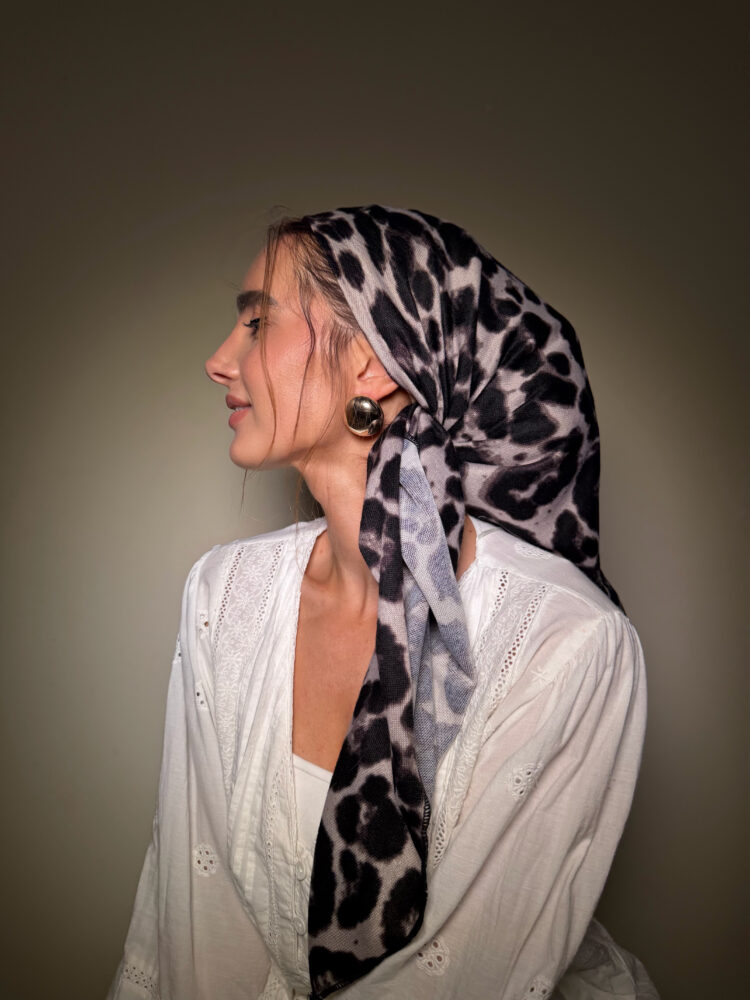 ⁦מטפחת מרובעת -יסמין⁩ – תמונה ⁦2⁩