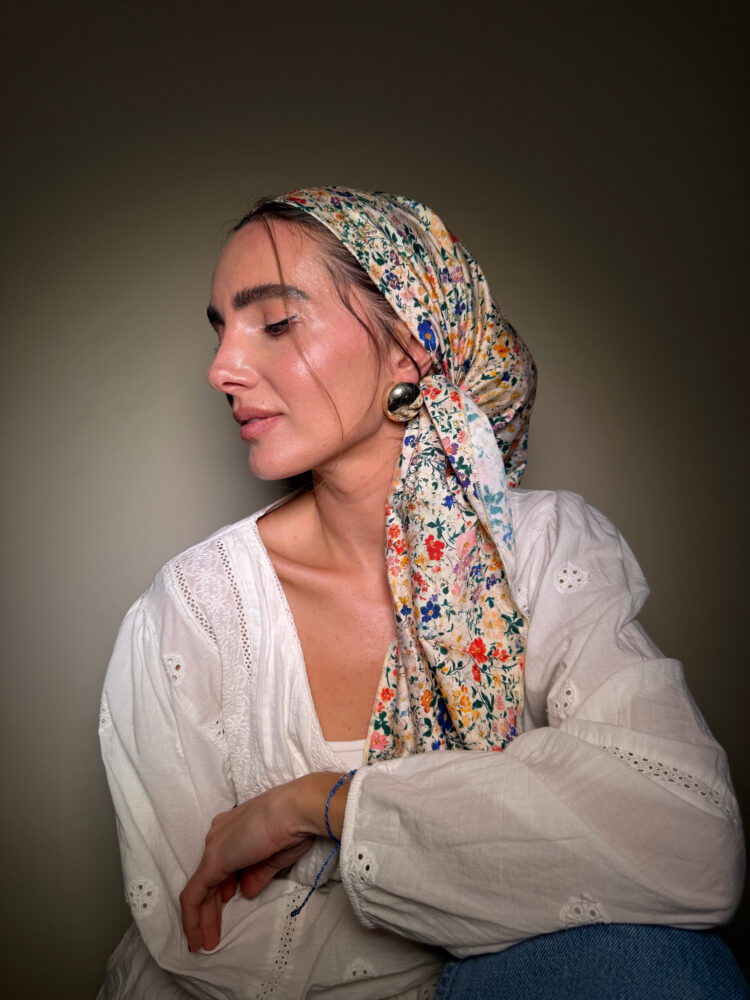 ⁦מטפחת מרובעת-אור⁩ – תמונה ⁦2⁩