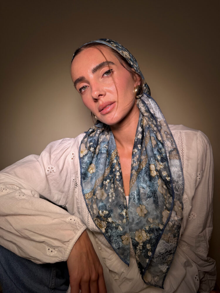 ⁦מטפחת מרובעת-רותם⁩ – תמונה ⁦2⁩
