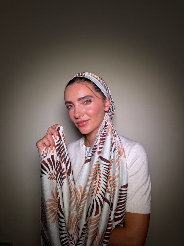 ⁦מטפחת מרובעת - נינה⁩ – תמונה ⁦3⁩