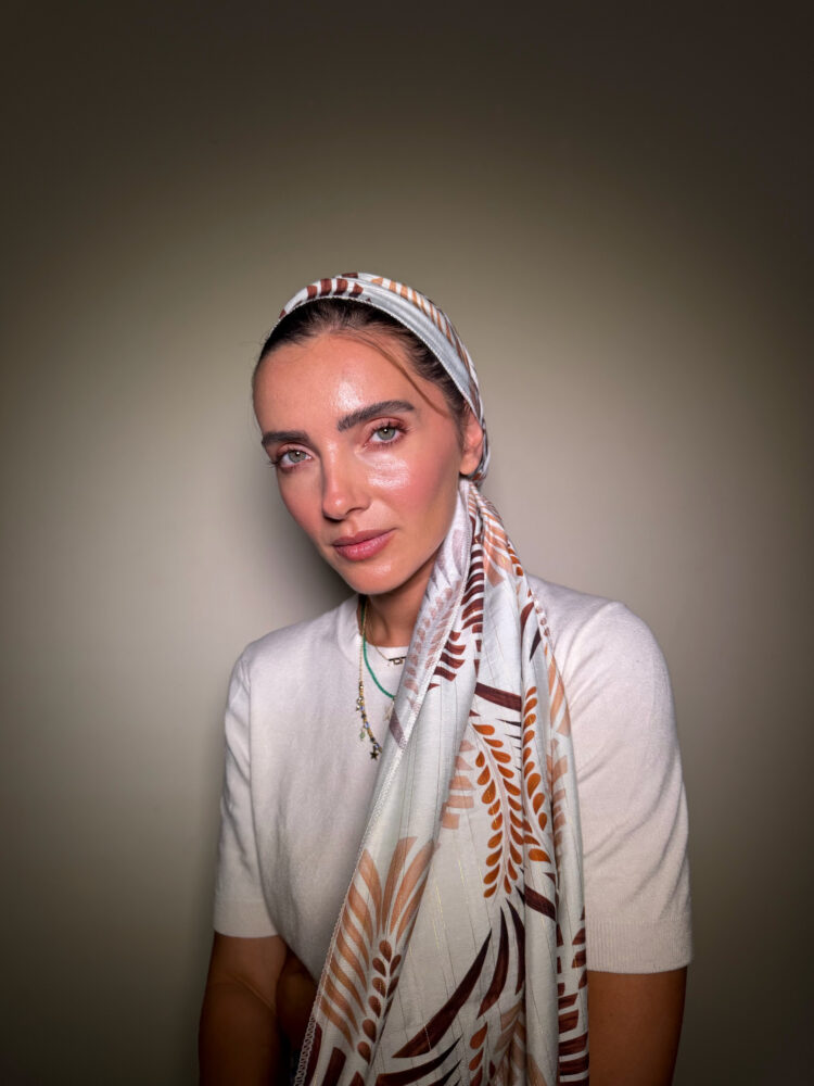 ⁦מטפחת מרובעת - נינה⁩ – תמונה ⁦2⁩