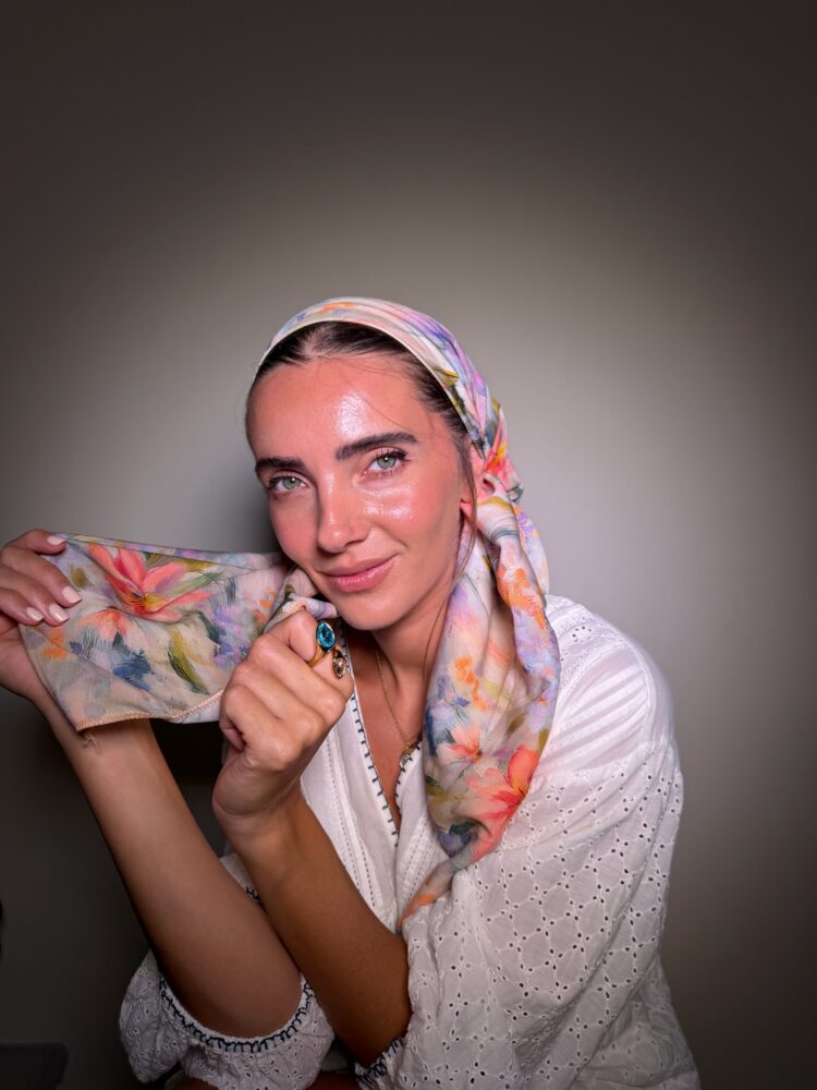 מטפחת מרובעת -טאי