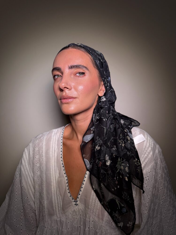 ⁦מטפחת מרובעת -שחר⁩ – תמונה ⁦3⁩