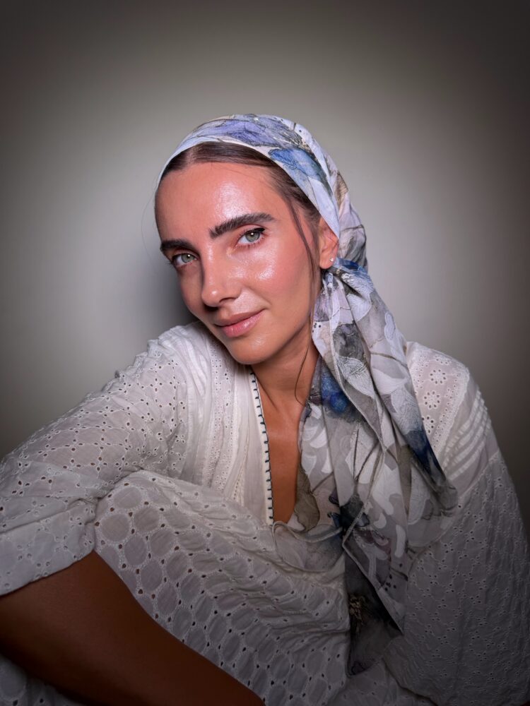 ⁦מטפחת מרובעת -תכלת⁩ – תמונה ⁦2⁩